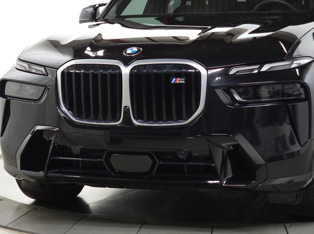 Used 2025 BMW X7 M60i AWD/4WD image 12