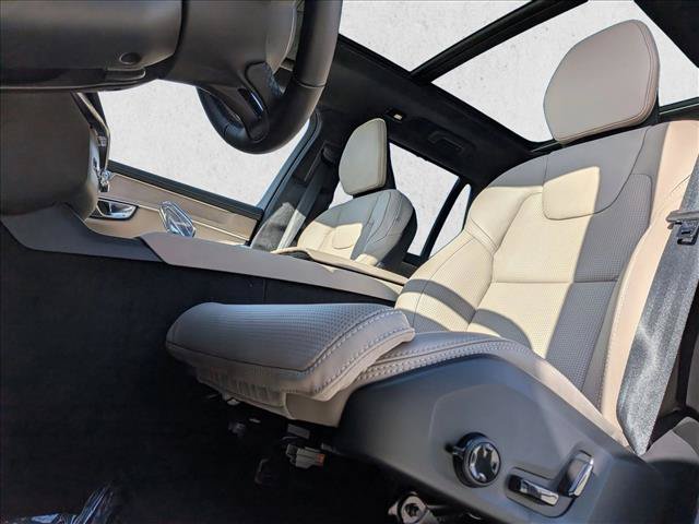 New 2026 Volvo XC90 T8 Ultra w/ Lounge Package AWD/4WD image 4