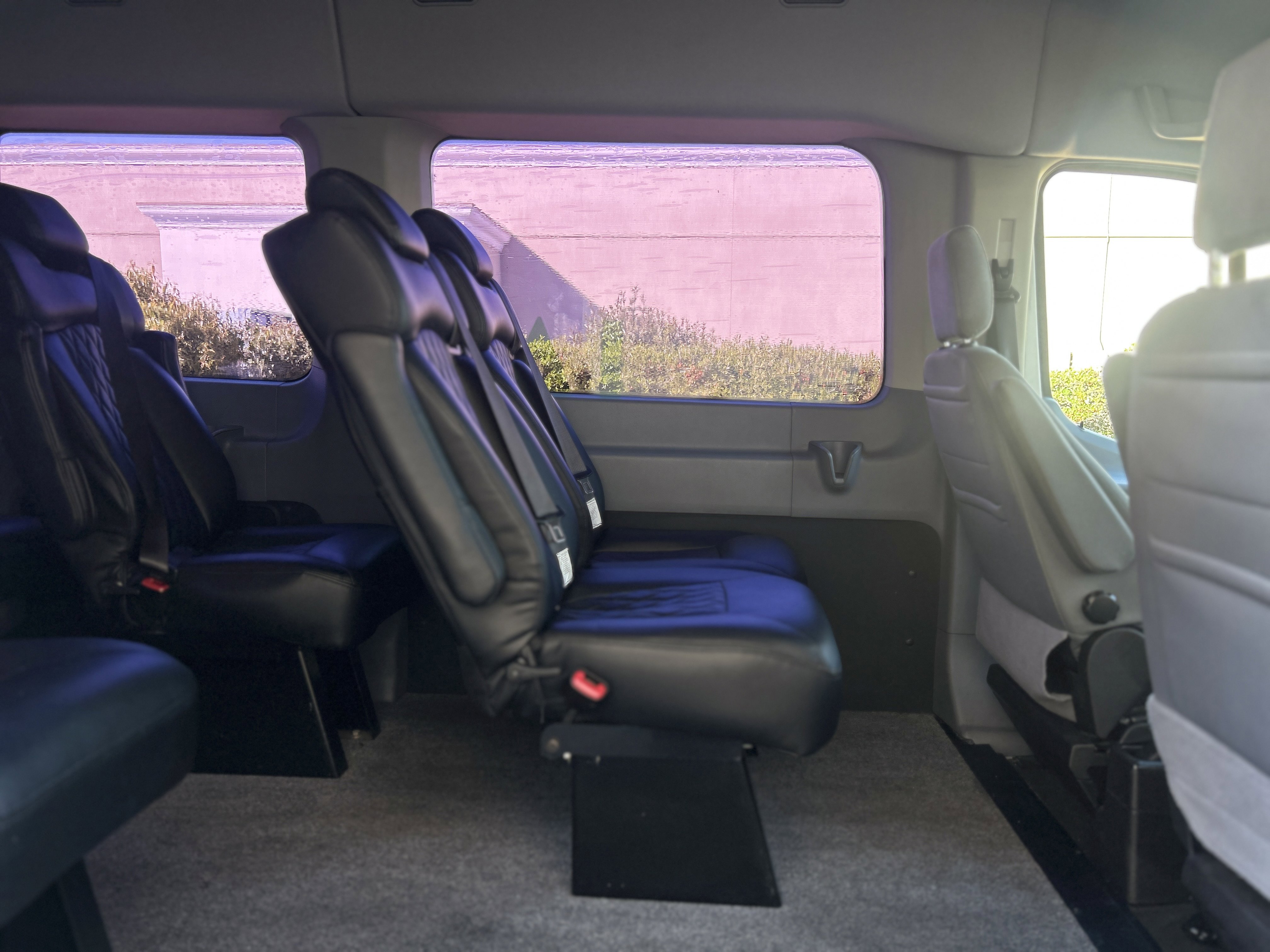 Used 2019 Ford Transit 150 XLT image 28