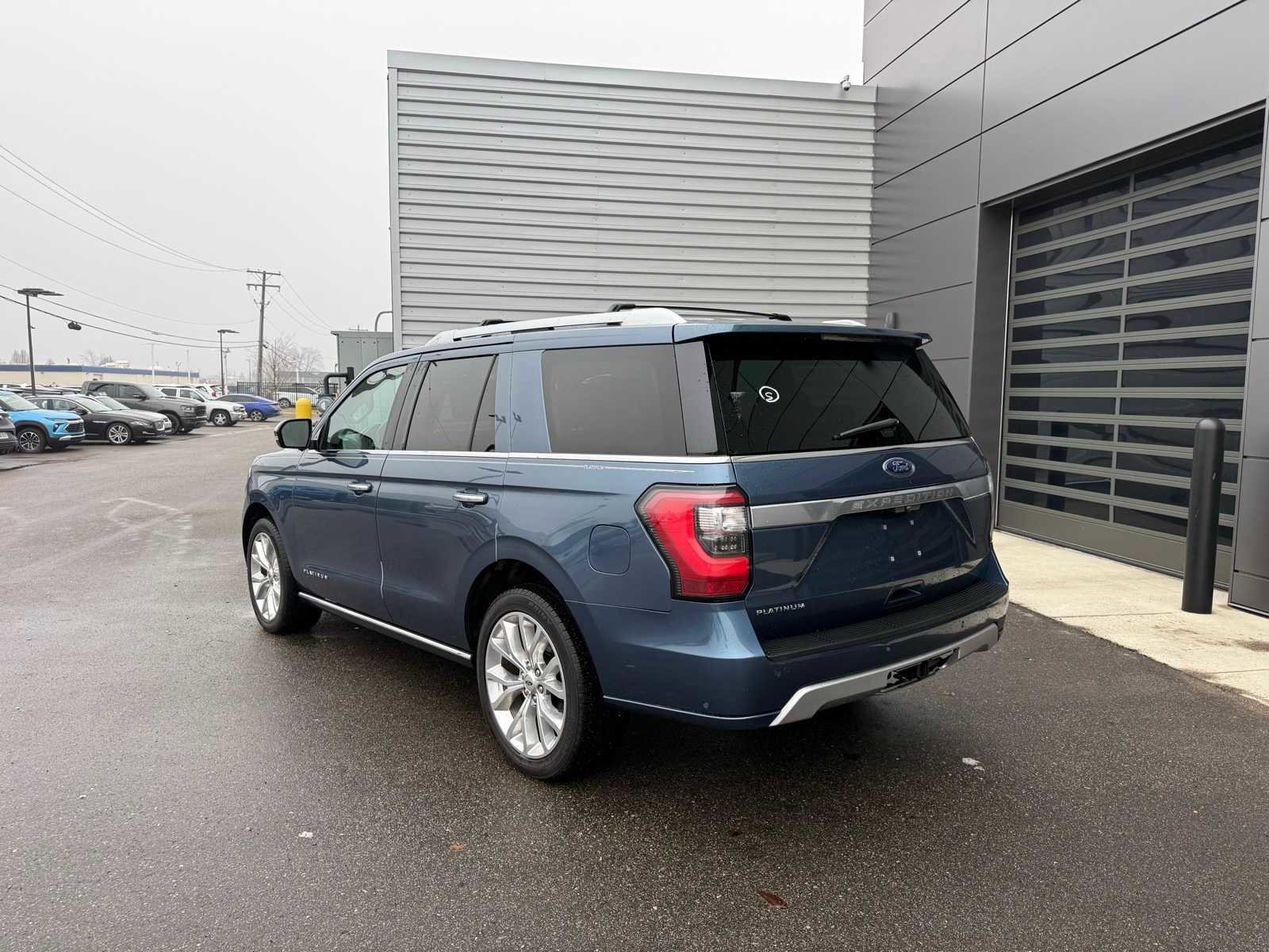 Used 2018 Ford Expedition Platinum image 3