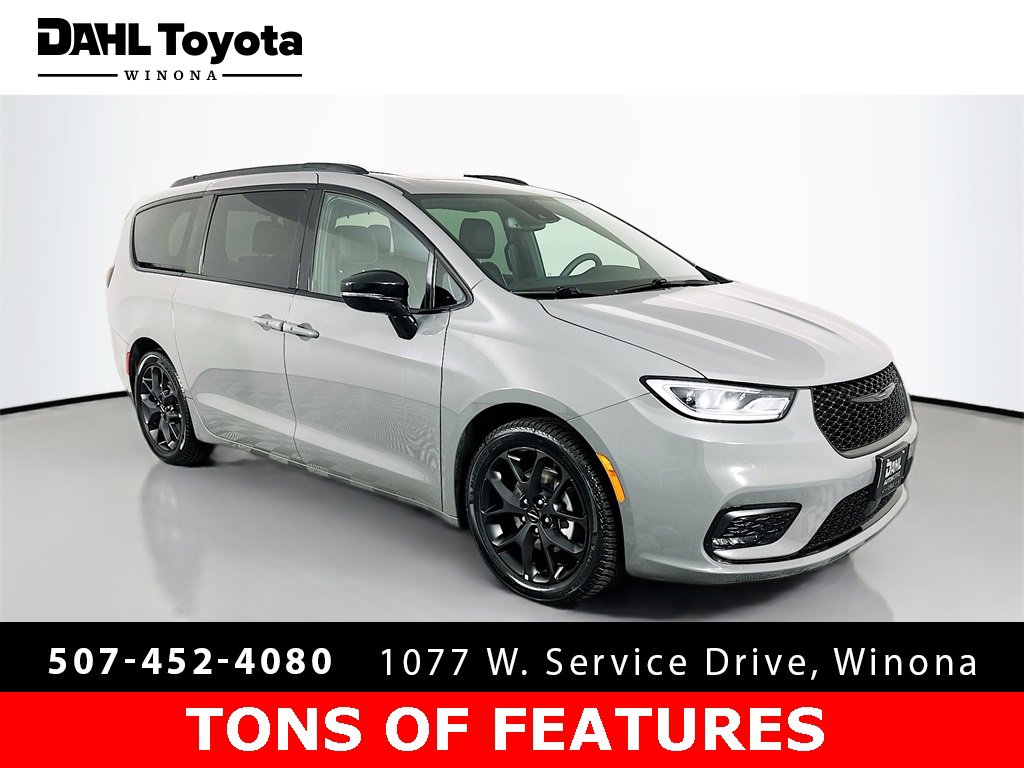 Used 2025 Chrysler Pacifica Limited