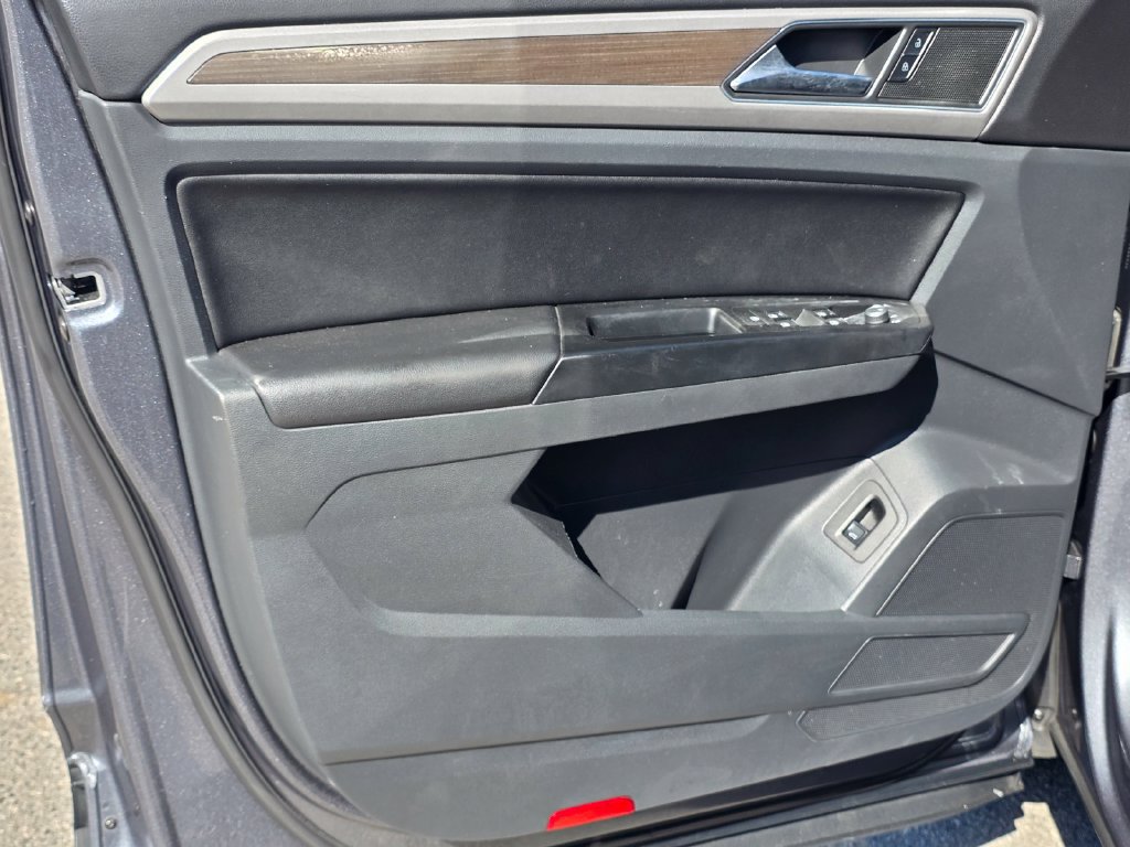 Used 2019 Volkswagen Atlas SE w/ Towing Package FWD image 13