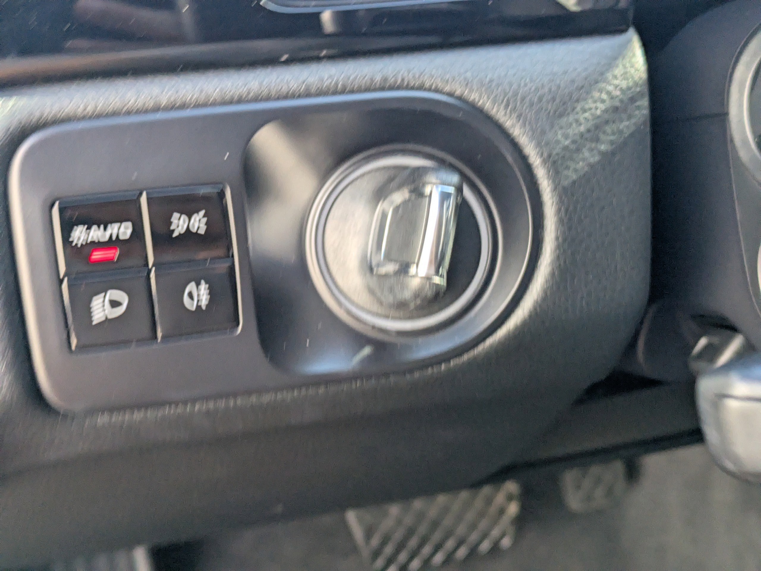 Used 2020 Porsche Cayenne image 30