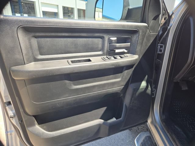 Used 2021 RAM 2500 Tradesman w/ Chrome Appearance Group AWD/4WD image 12