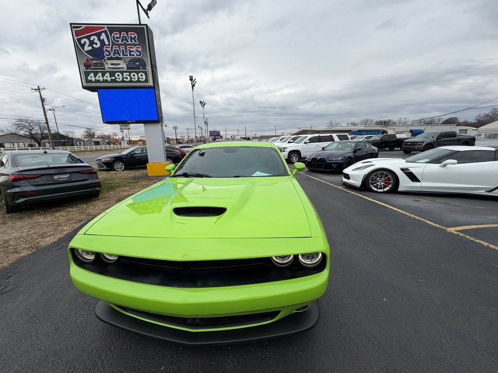 Used 2015 Dodge Challenger SRT w/ Technology Group image 8