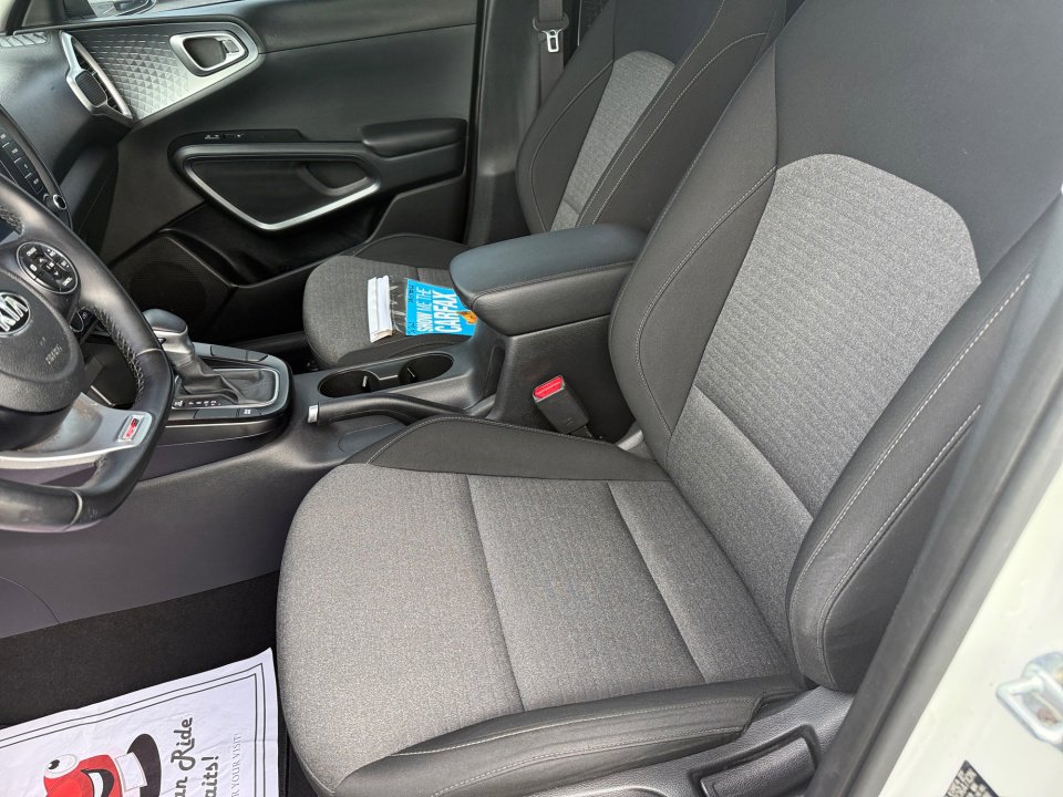 Used 2020 Kia Soul GT-Line FWD image 34