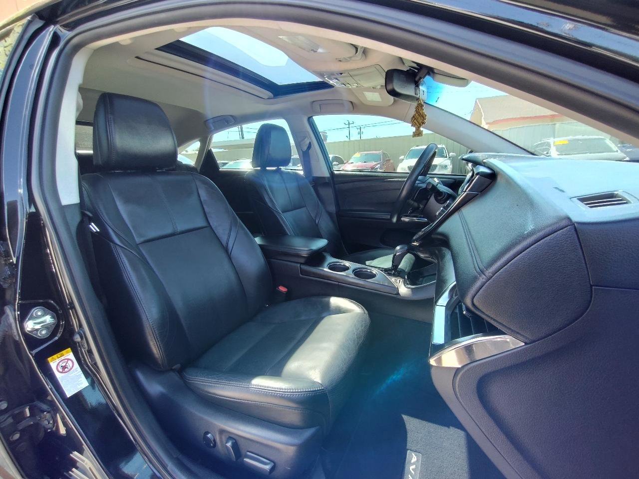 Used 2017 Toyota Avalon Limited FWD image 45