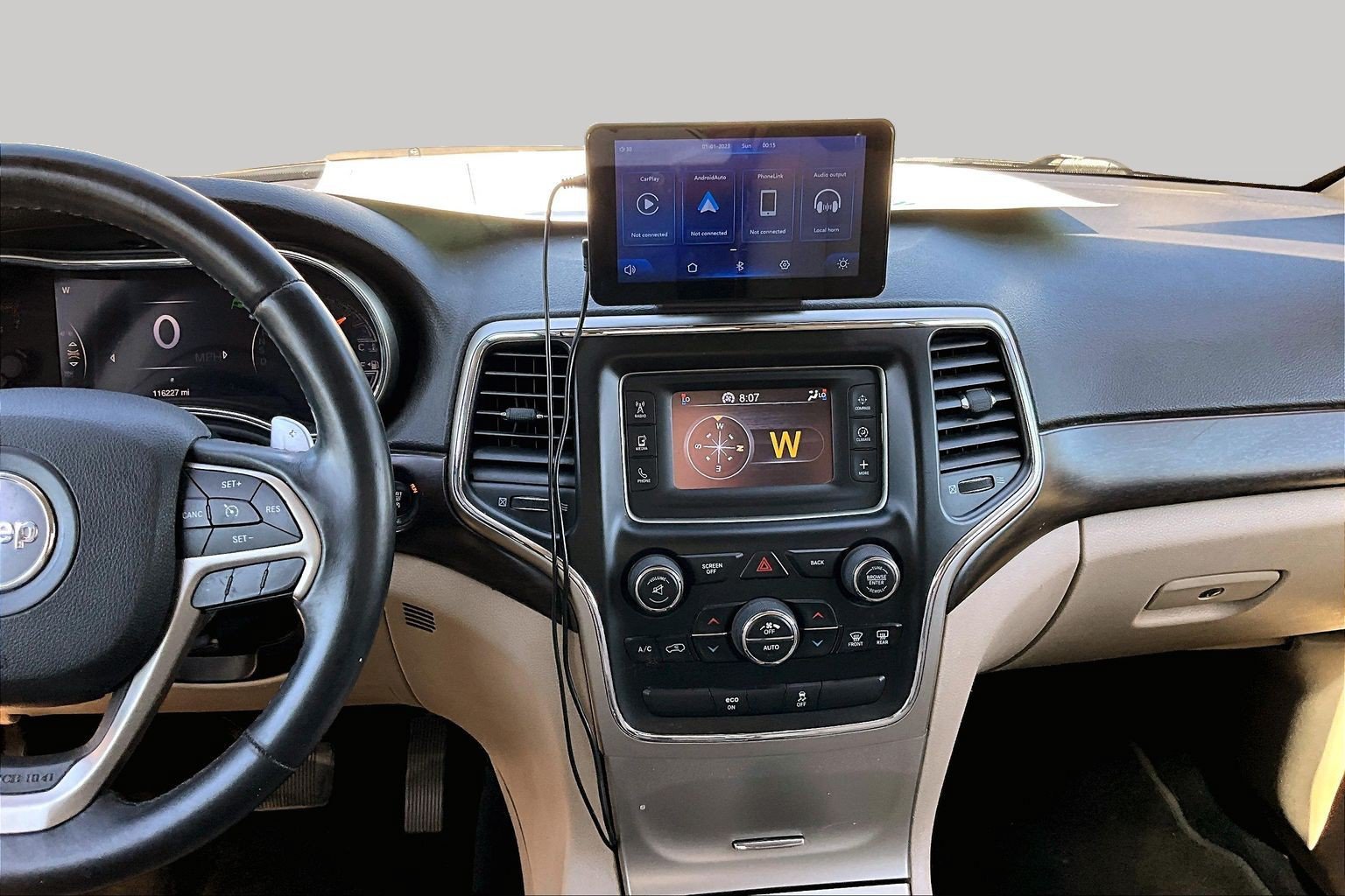 Used 2014 Jeep Grand Cherokee Laredo AWD/4WD image 6