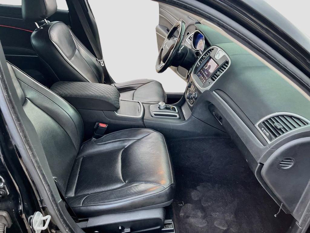 Used 2019 Chrysler 300 Limited RWD image 27