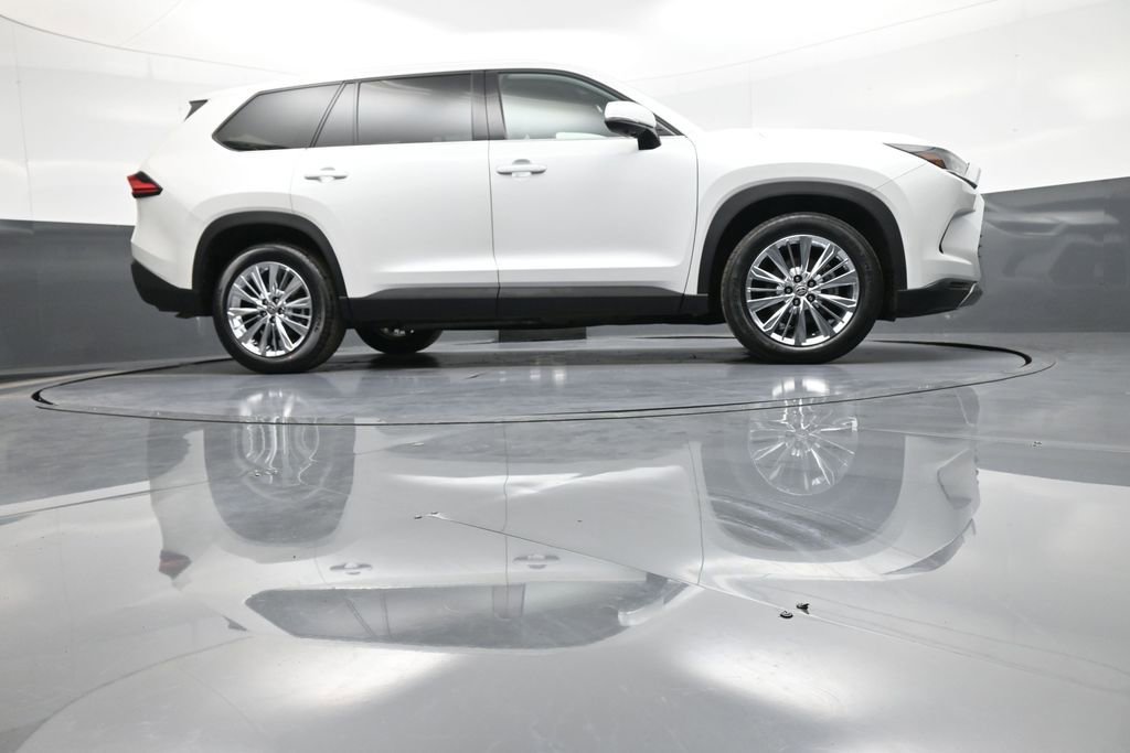 Certified 2024 Toyota Grand Highlander Platinum image 31