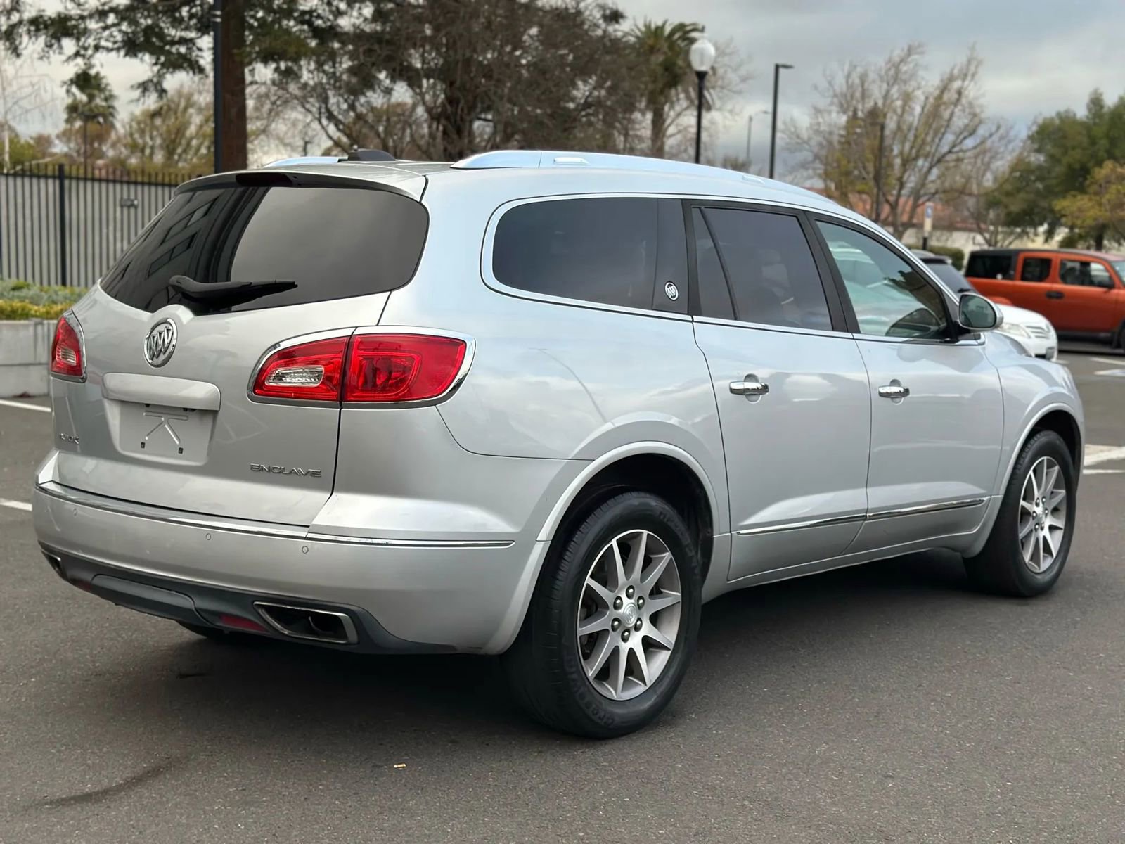 Used 2017 Buick Enclave Leather image 4