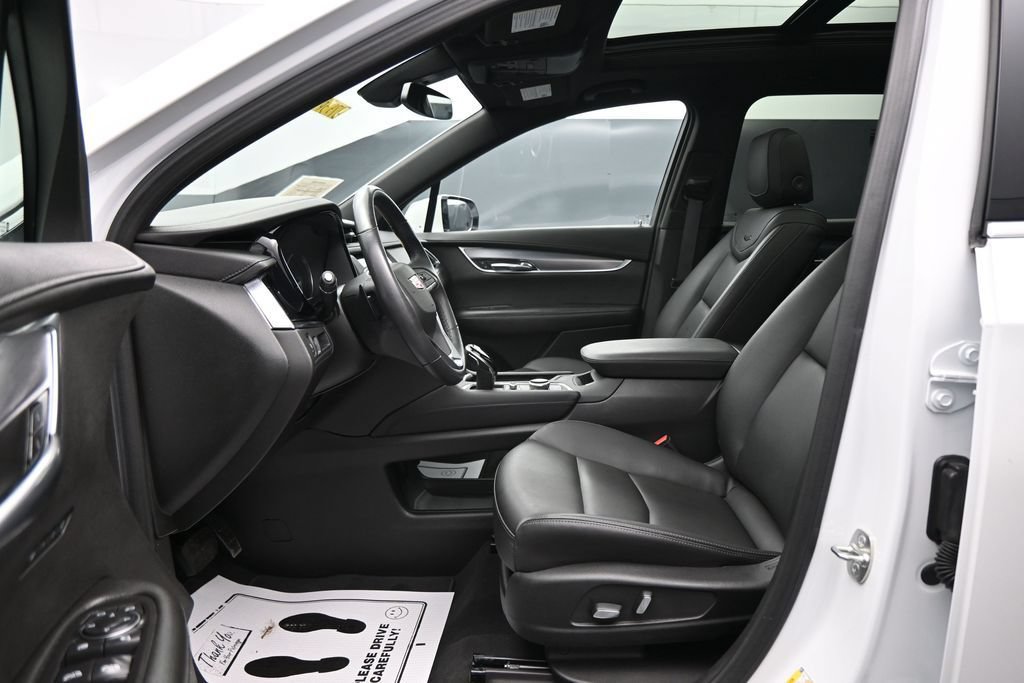 Used 2024 Cadillac XT6 Luxury w/ LPO, Floor Liner Package AWD/4WD image 9