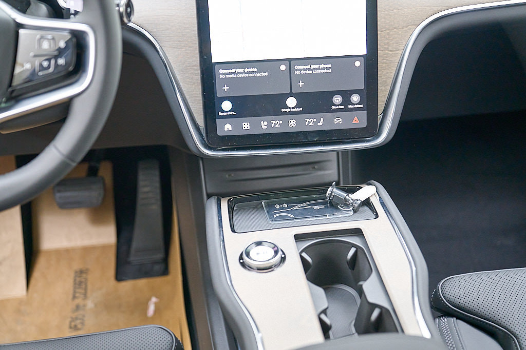 New 2026 Volvo EX90 Plus AWD/4WD image 32