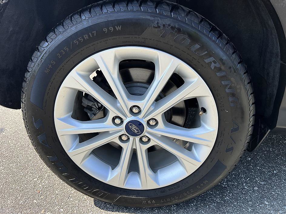 Used 2018 Ford Escape SEL image 11