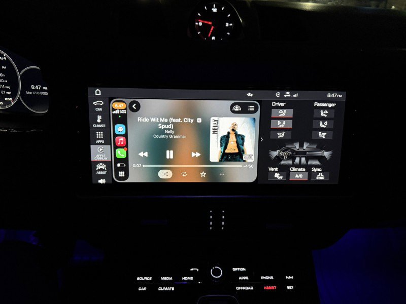 Used 2020 Porsche Cayenne image 46