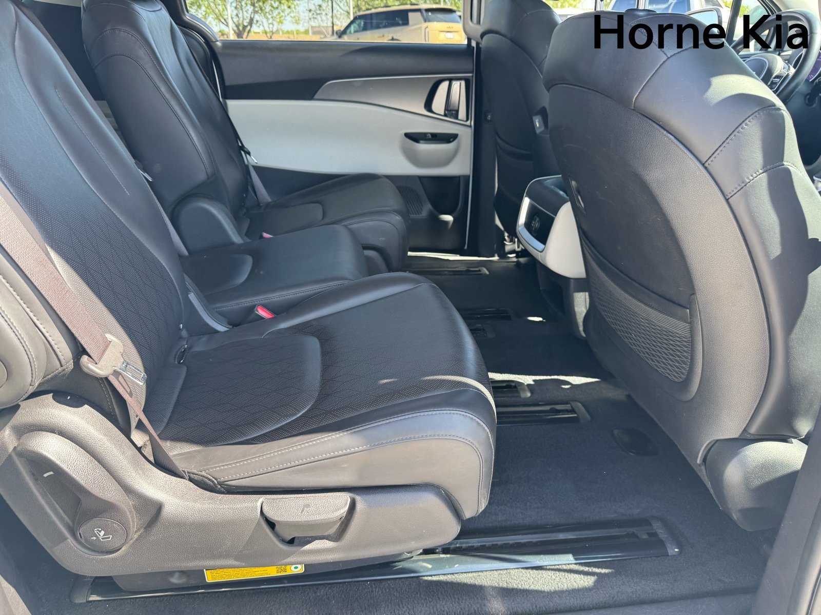 Certified 2024 Kia Carnival LX FWD image 29