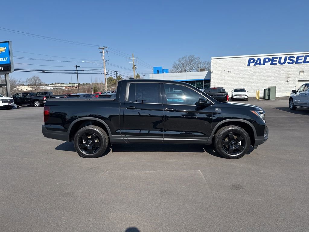 Used 2025 Honda Ridgeline Black Edition image 3