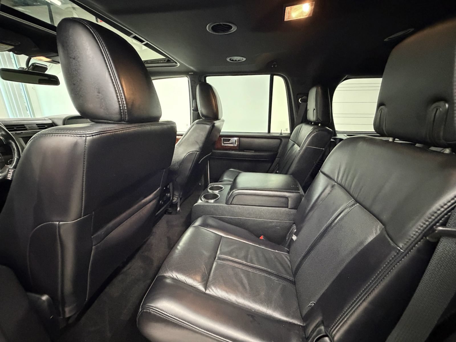 Used 2017 Lincoln Navigator Select AWD/4WD image 16