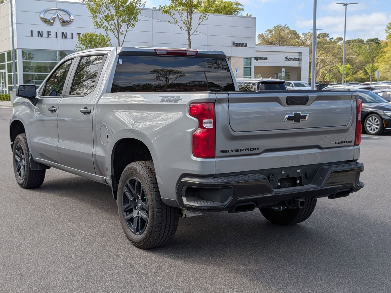 Used 2026 Chevrolet Silverado 1500 Custom Trail Boss w/ Dark Appearance Package AWD/4WD image 5