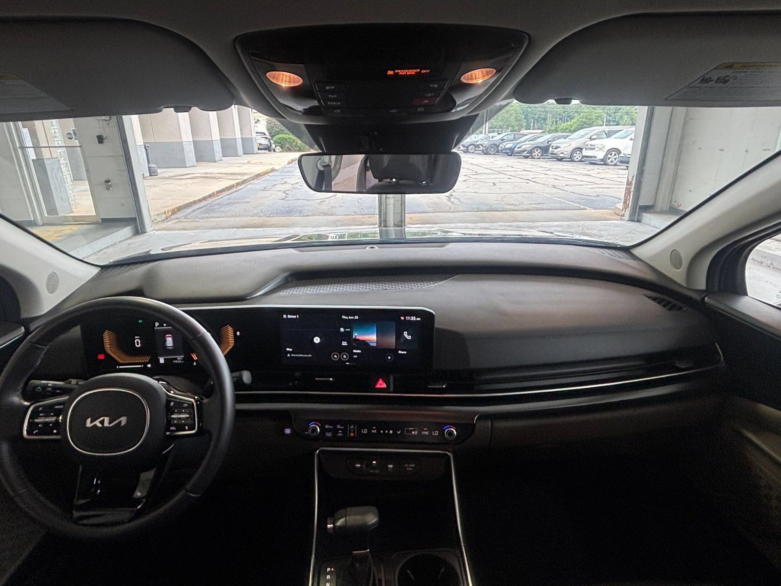 Used 2026 Kia Carnival FWD image 34