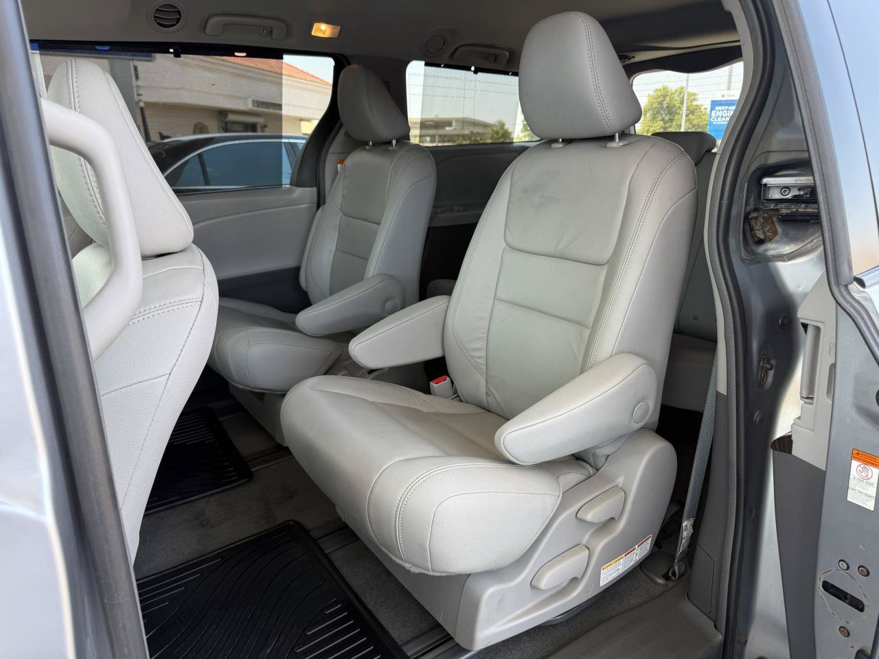 Used 2018 Toyota Sienna XLE AWD/4WD image 14