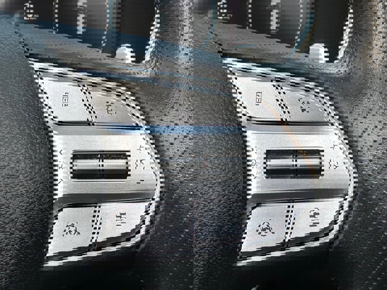 Used 2023 Hyundai Santa Fe Calligraphy image 32