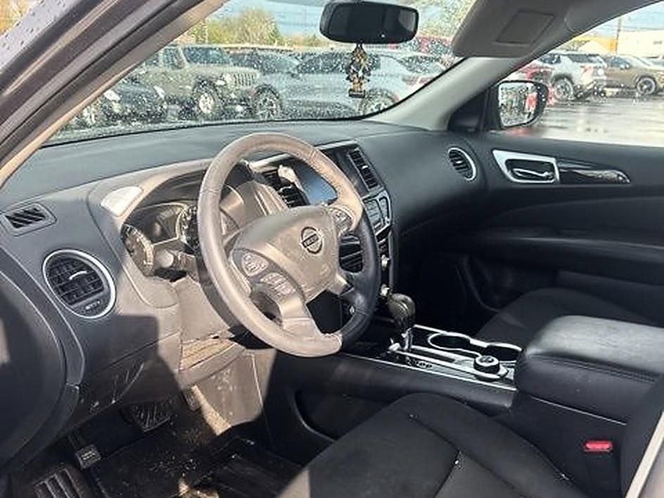 Used 2020 Nissan Pathfinder SV AWD/4WD image 6