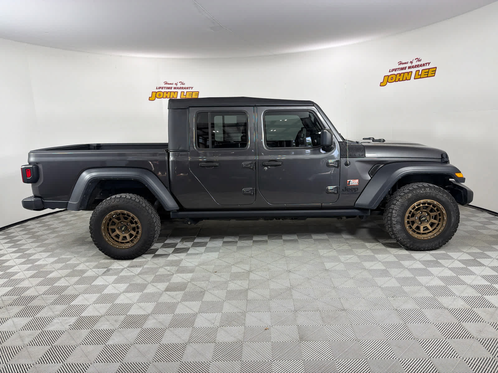 Used 2023 Jeep Gladiator Sport w/ Trailer Tow Package AWD/4WD image 7