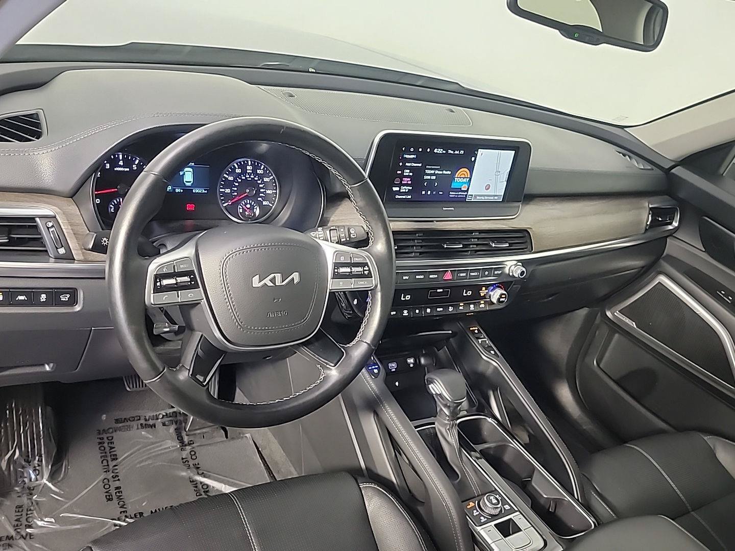 Certified 2022 Kia Telluride EX w/ EX Premium Package AWD/4WD image 18