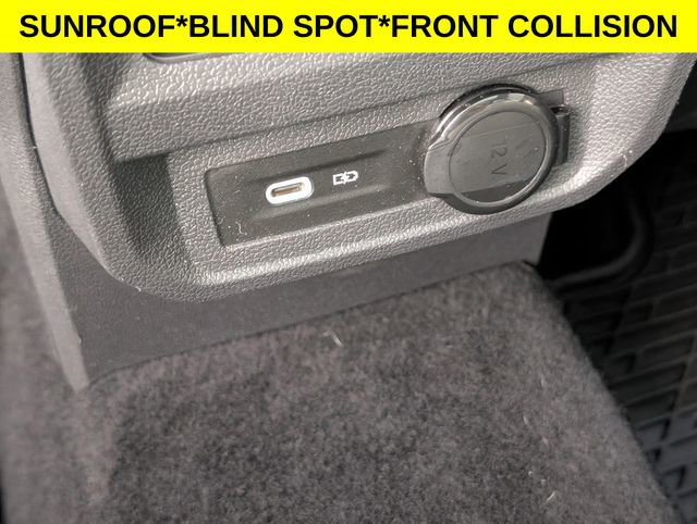 Used 2021 Volkswagen Tiguan SE R-Line w/ 3rd Row Seat Package image 27