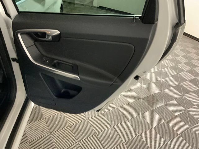 Used 2016 Volvo XC60 T5 Premier w/ Protection Package AWD/4WD image 34