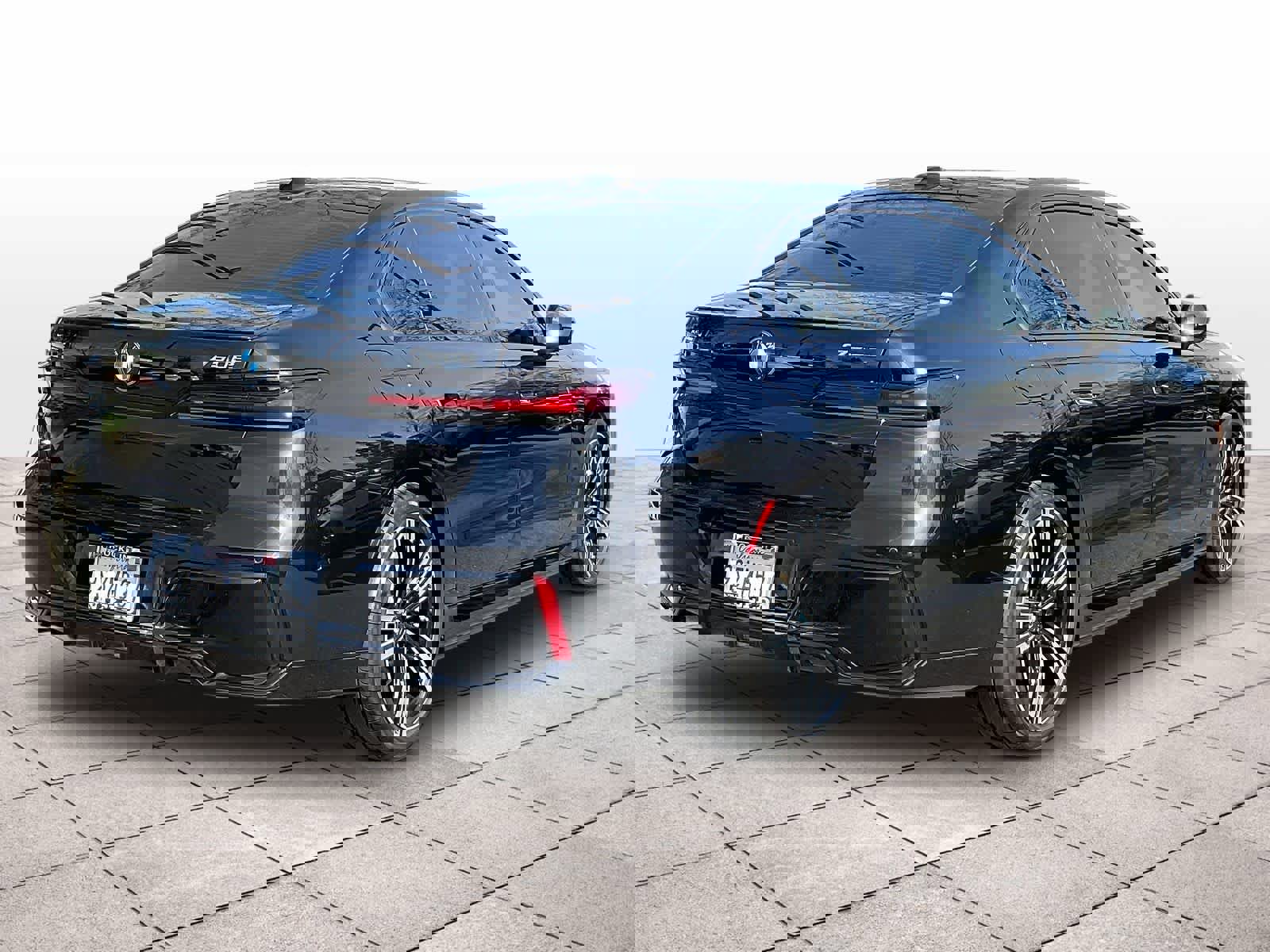 Used 2025 BMW 750e xDrive image 15