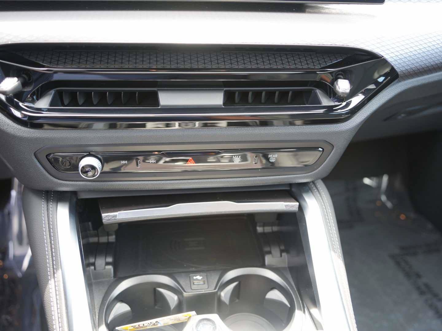 Used 2025 BMW M440i RWD image 13
