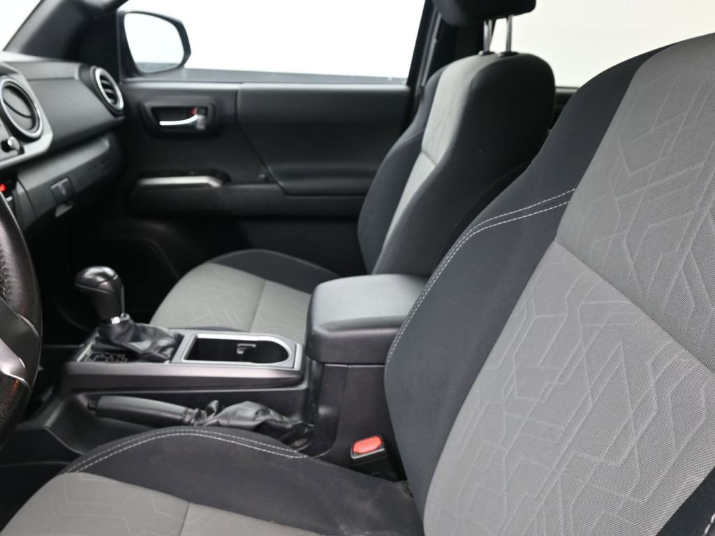 Used 2021 Toyota Tacoma TRD Off-Road image 22