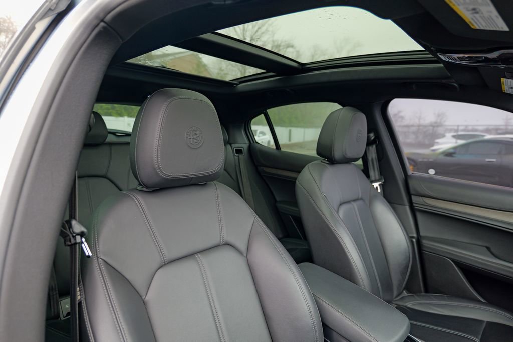 Used 2022 Alfa Romeo Stelvio Ti image 40