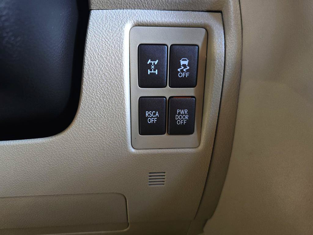Used 2010 Lexus LX 570 4WD image 23