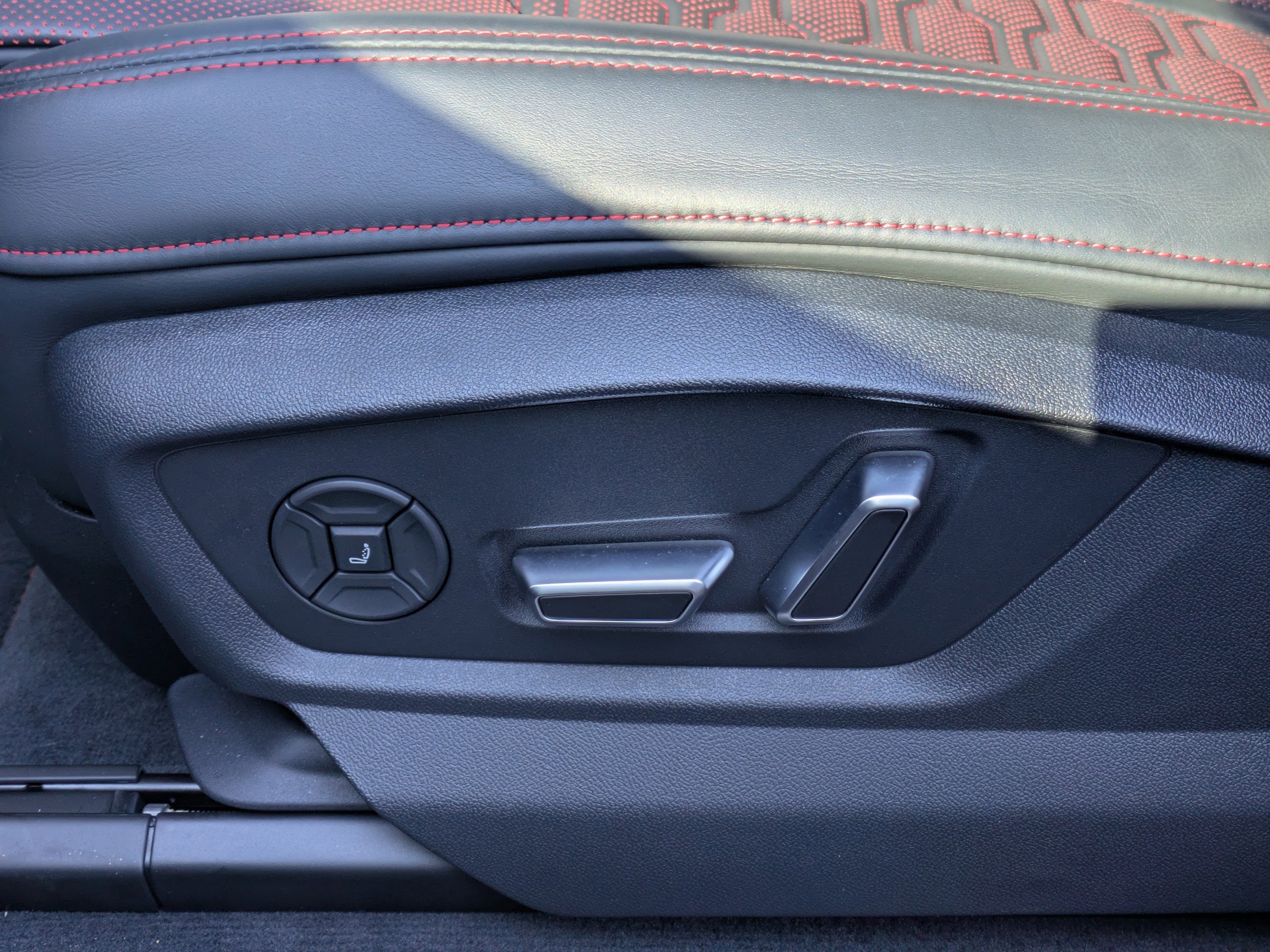 Used 2025 Audi RS Q8 performance image 24