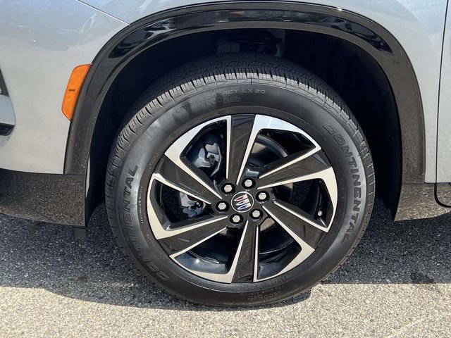 Used 2026 Buick Enclave Sport Touring w/ Power Package FWD image 8