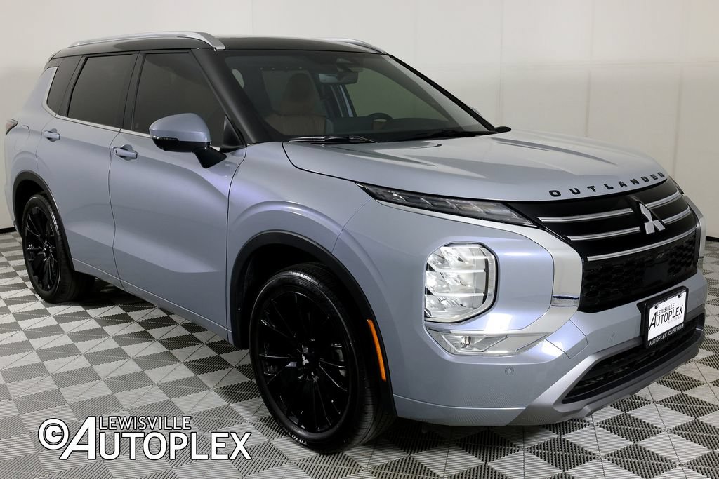 Used 2025 Mitsubishi Outlander SEL FWD image 3