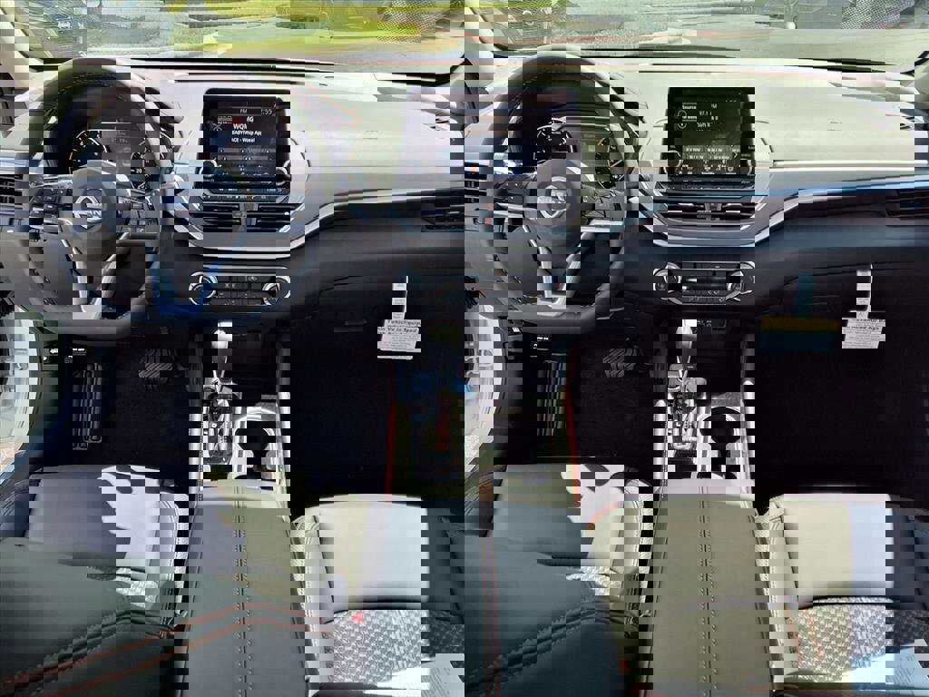 New 2025 Nissan Altima 2.5 SR image 7