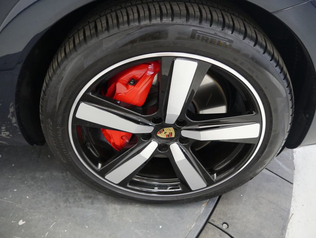Certified 2024 Porsche Cayenne Turbo image 15