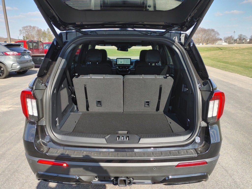 New 2025 Ford Explorer ST-Line w/ Premium Package image 10