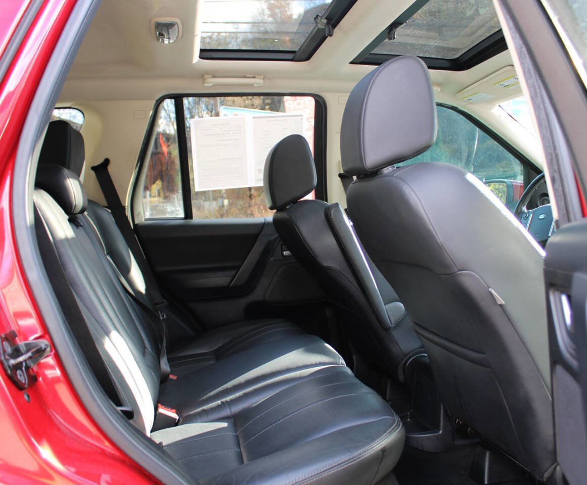 Used 2014 Land Rover LR2 HSE image 40