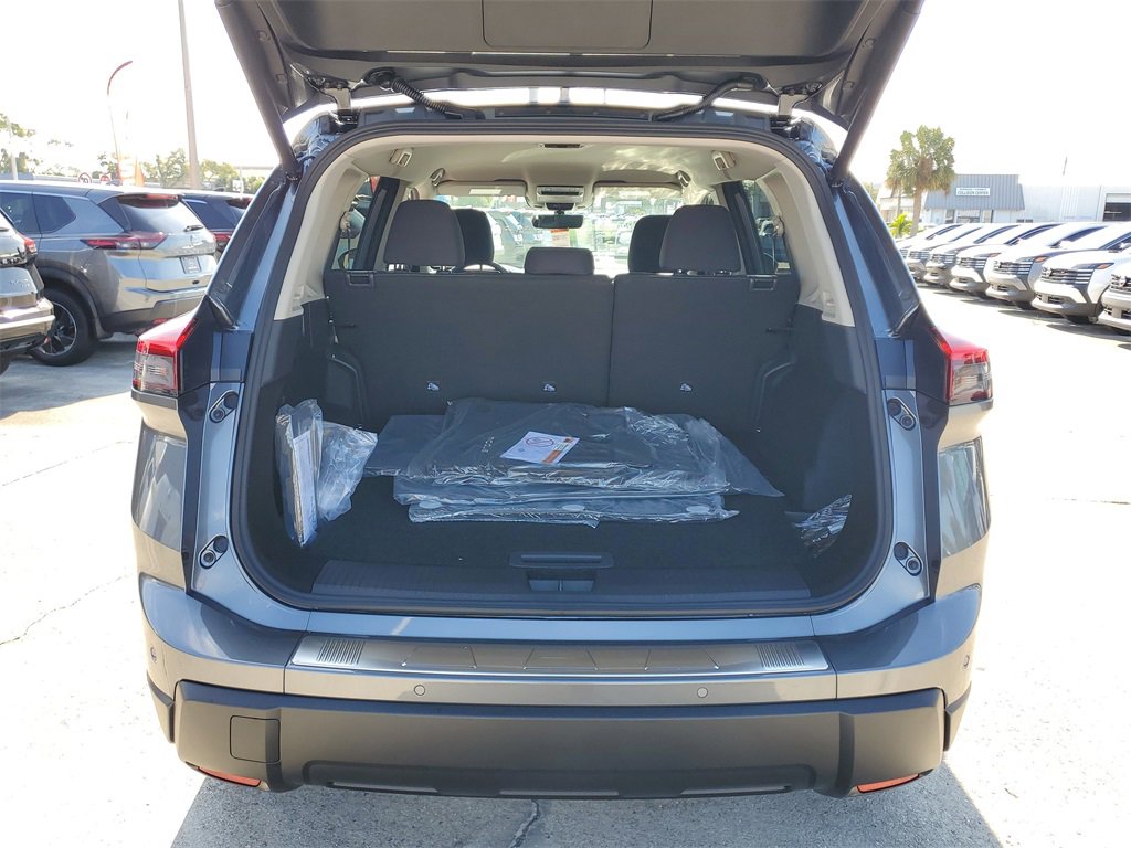 New 2026 Nissan Rogue SV image 3