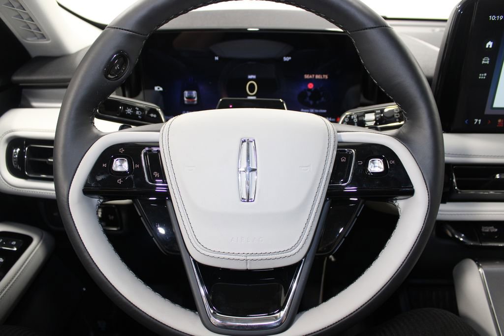 New 2026 Lincoln Aviator 2WD image 36