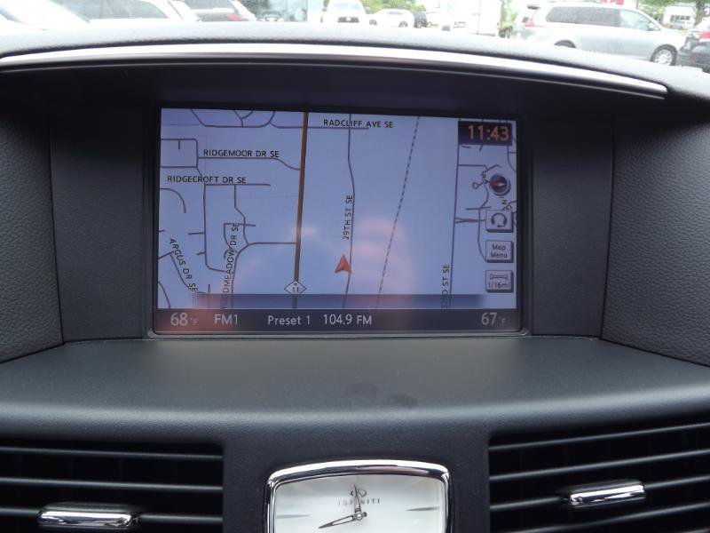Used 2013 INFINITI M37 w/ Premium Pkg RWD image 19