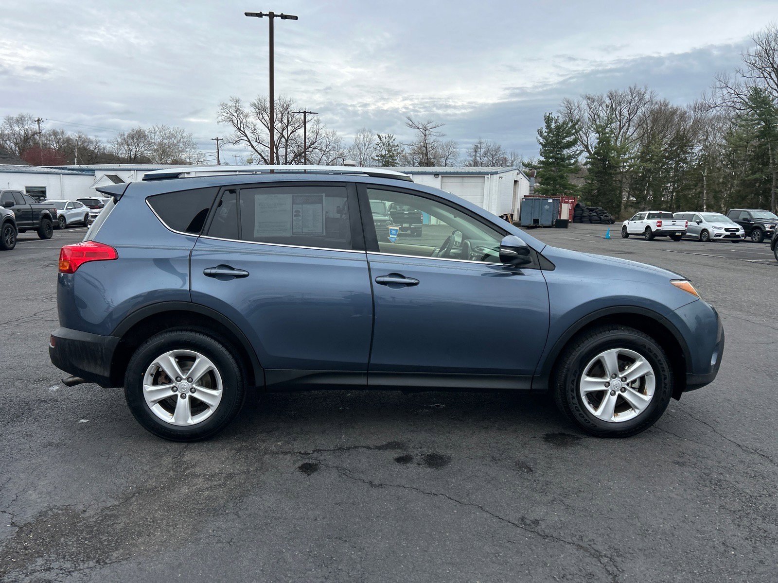 Used 2013 Toyota RAV4 XLE image 16