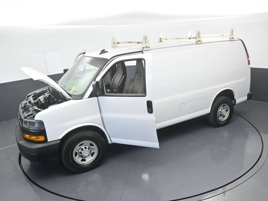 Used 2018 Chevrolet Express 2500 RWD image 46