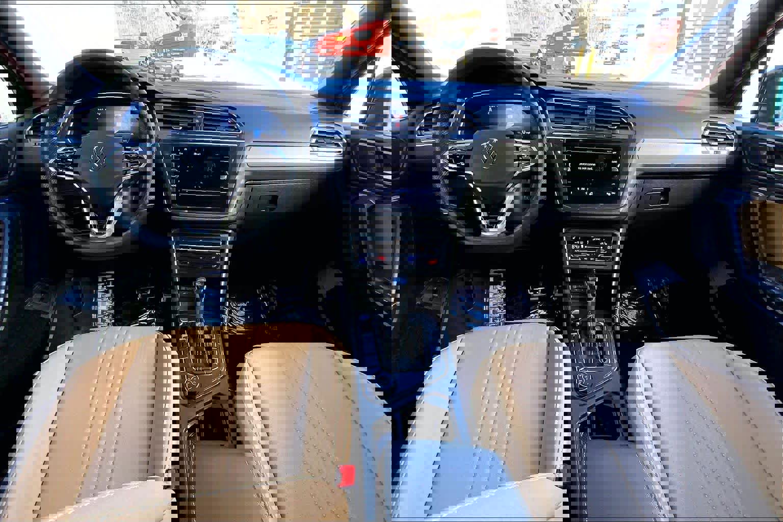 Used 2024 Volkswagen Tiguan SE R-Line image 14