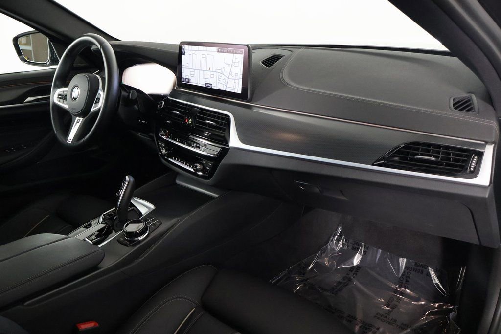 Used 2023 BMW M550i xDrive w/ Executive Package image 9